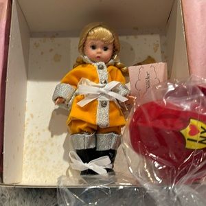 Madame Alexander Ladder Co. Wendy style 34770 8” doll Brand New